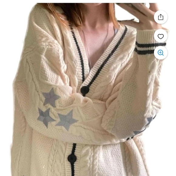 Ebossy Sweaters - Women’s Cream Cable Knit V-Neck Sweater with Navy Trim size XS mall